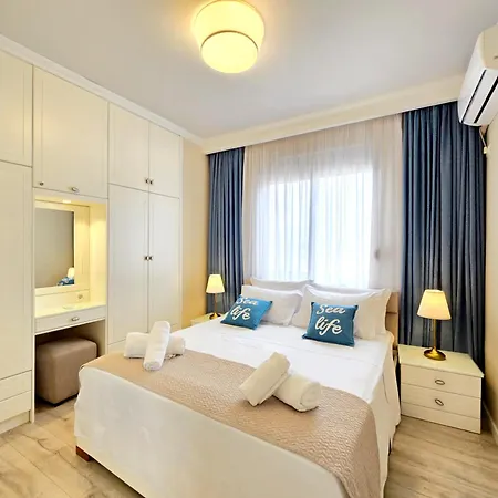 Eli's Seafront Apartment Sarande