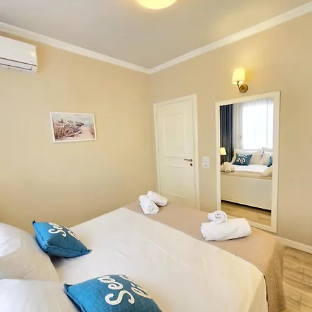 Apartment Eli's Seafront Sarande