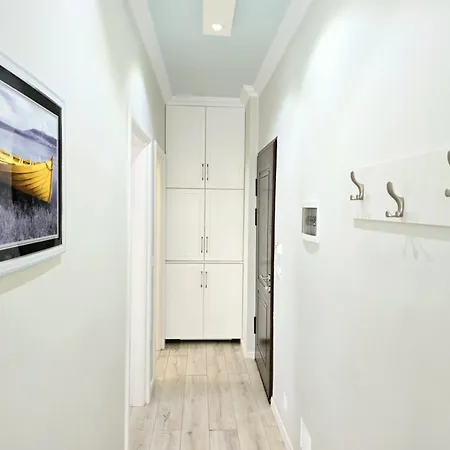 Eli's Seafront Sarande