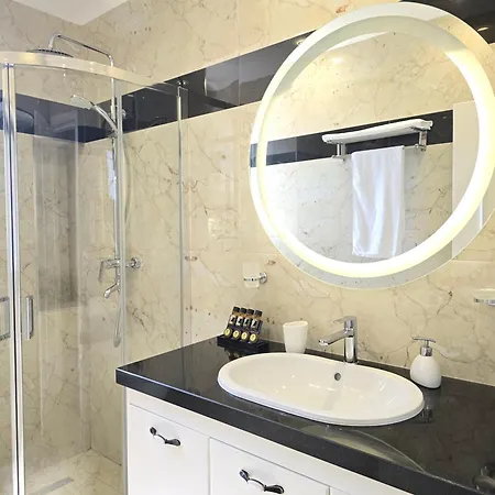 Eli's Seafront * Sarande