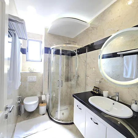 Apartment Eli's Seafront Sarande