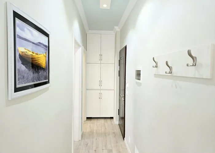 Eli's Seafront Sarandë