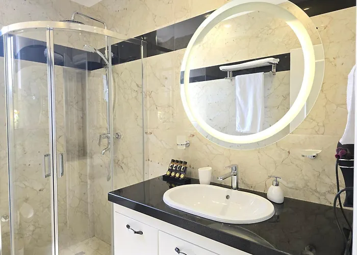 Eli's Seafront * Sarandë